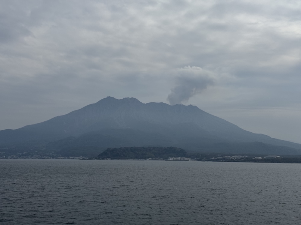 フェリーから見た桜島