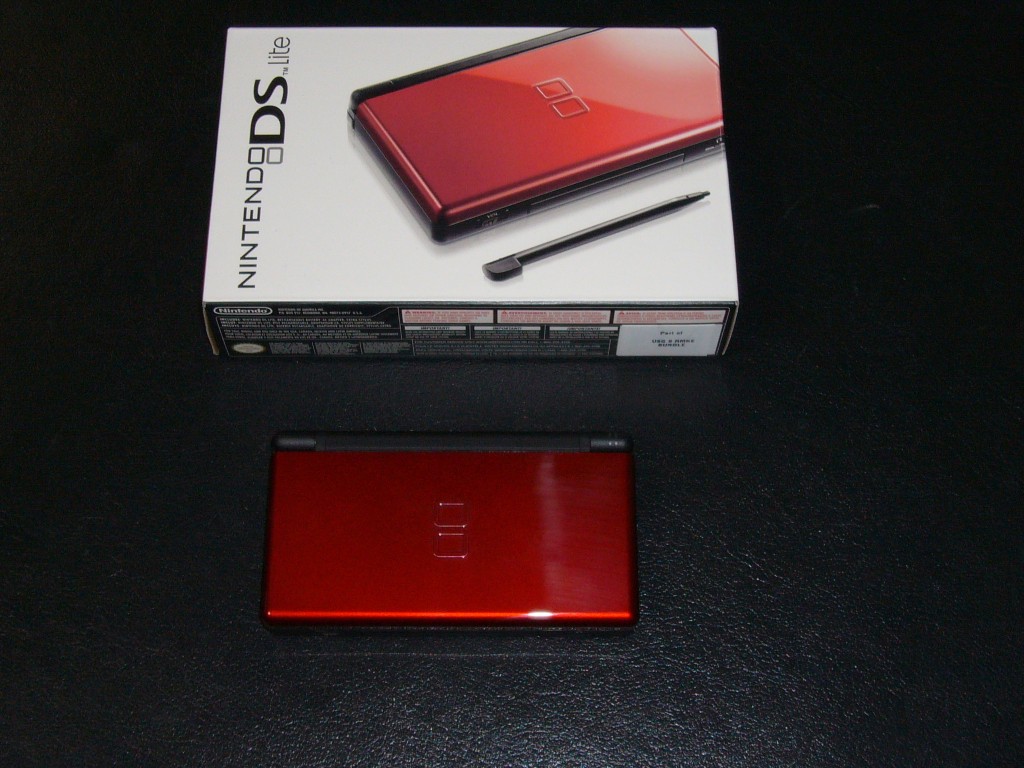 新品 ☆ 任天堂 DS Lite クリムソン/ブラック Nintendo DS Lite 
